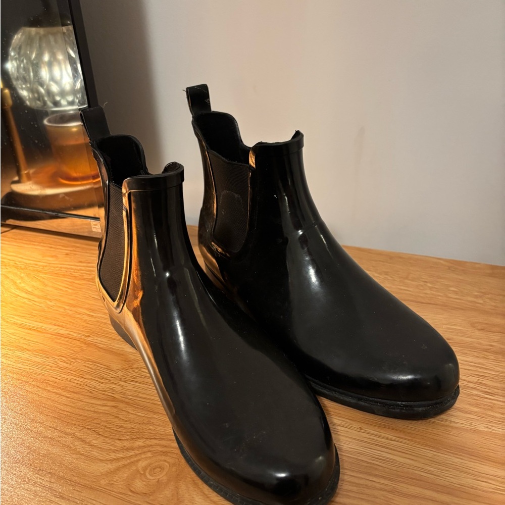 Old Navy Glossy Black Rain Boots